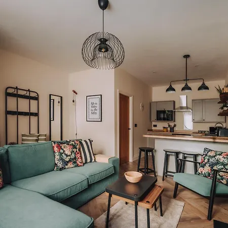 The Warren, Stylish Retreat, On Windermere *