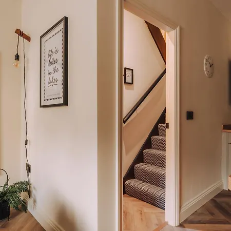 The Warren, Stylish Retreat, On Windermere *