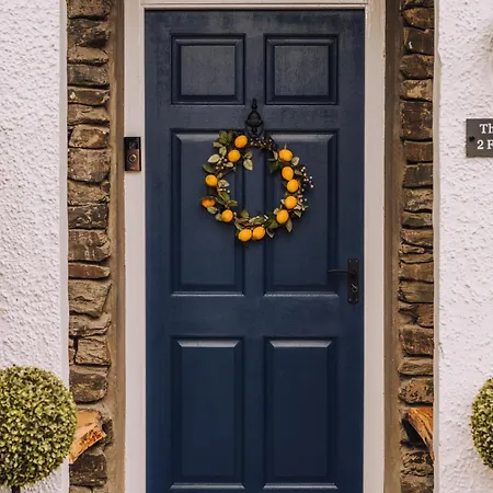 בית נופש The Warren, Stylish Retreat, On Windermere